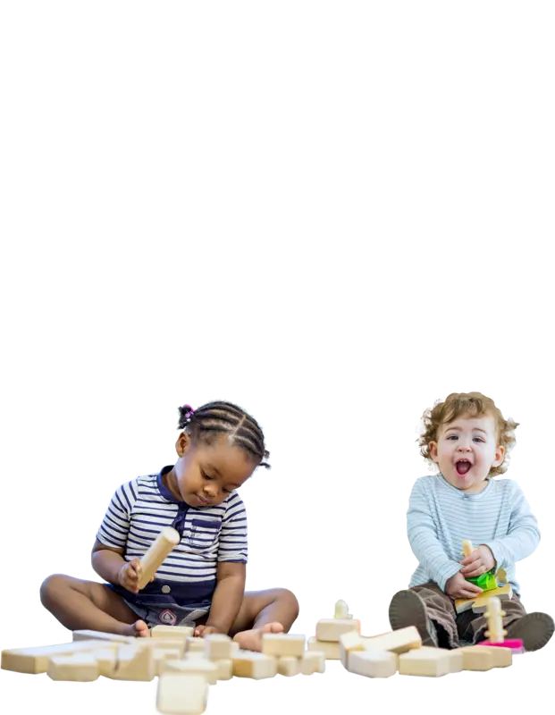 OPAAZ.nl Home Banner3_Kinderen2 h800.144_Trans 2 Kleuters spelen op de voorgrond.